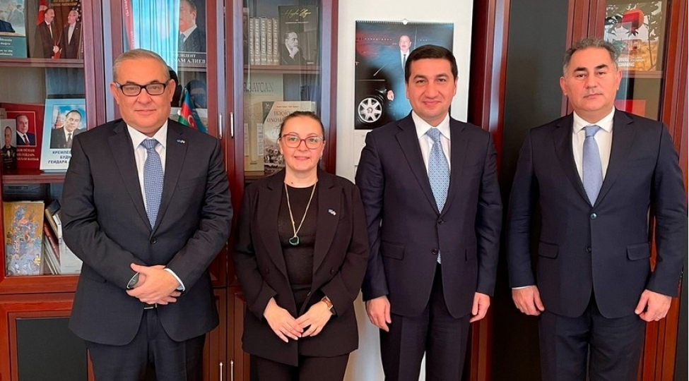 hikmet-haciyev-bmt-inkishaf-proqraminin-baki-ofisinin-emekdashlari-ile-gorushub