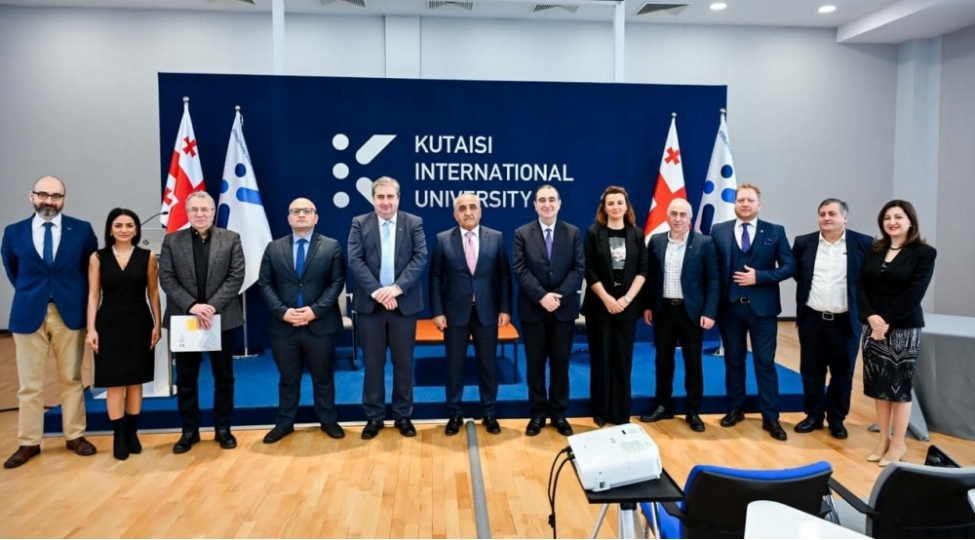 unec-rektoru-gurcustanda-resmi-seferdedir-foto