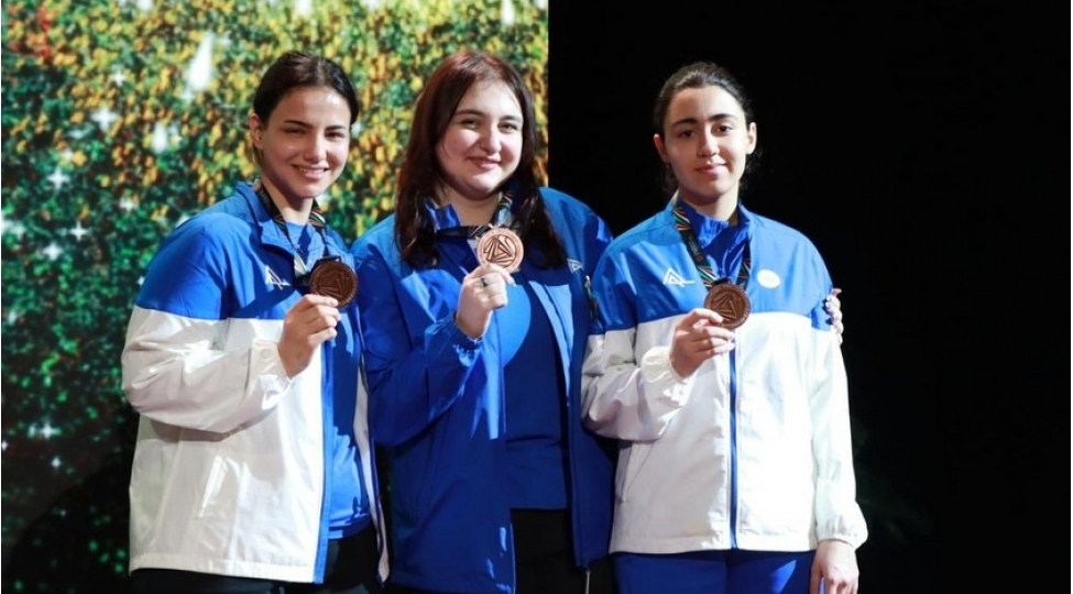 azerbaycan-aticilari-avropa-chempionatinda-daha-bir-medal-qazaniblar-foto
