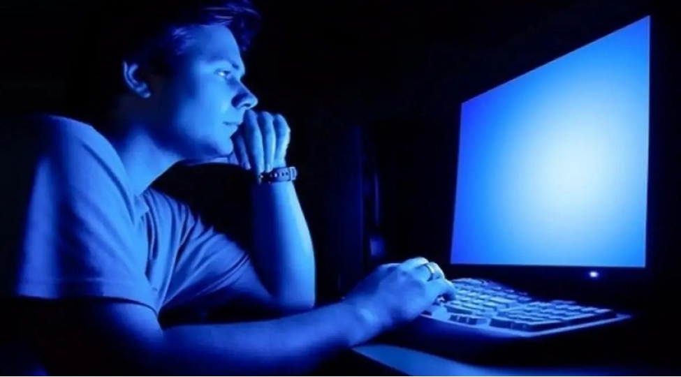 ekran-qarshisinda-kechirdiyiniz-vaxti-qisaldin-nevroloq