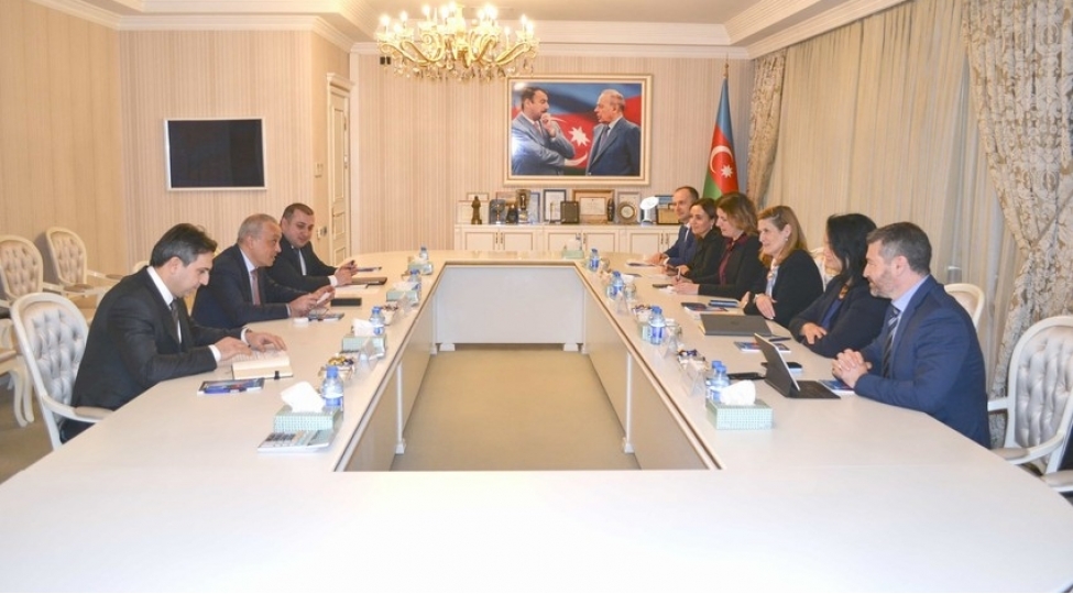 azerbaycan-ifc-ile-su-teserrufati-sektorunda-emekdashligi-muzakire-edib-foto