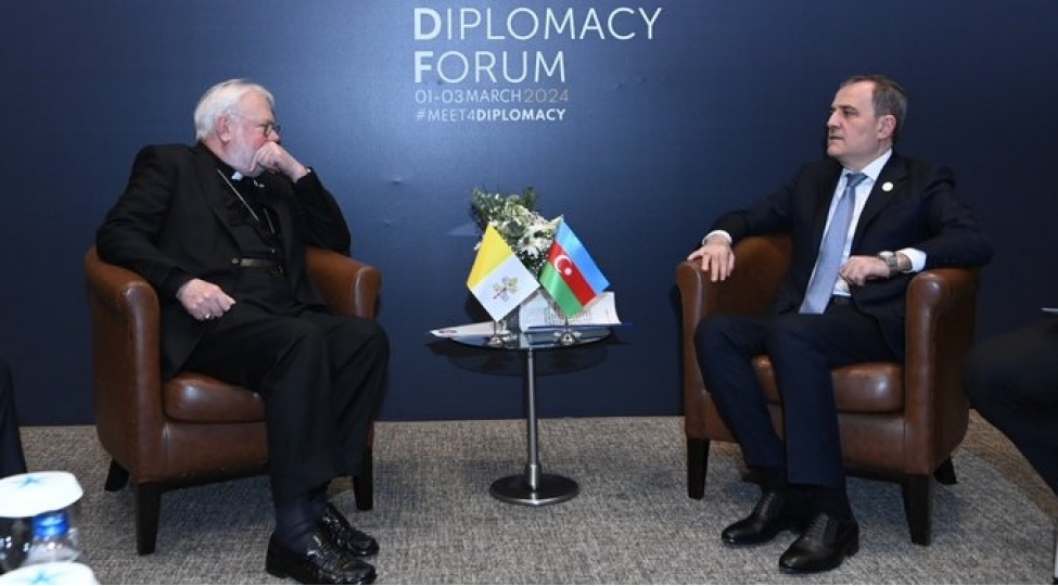 azerbaycan-xin-bashchisi-muqeddes-taxt-tacin-numayendesi-ile-ermensitanla-normallashma-elaqeleri-barede-danishib