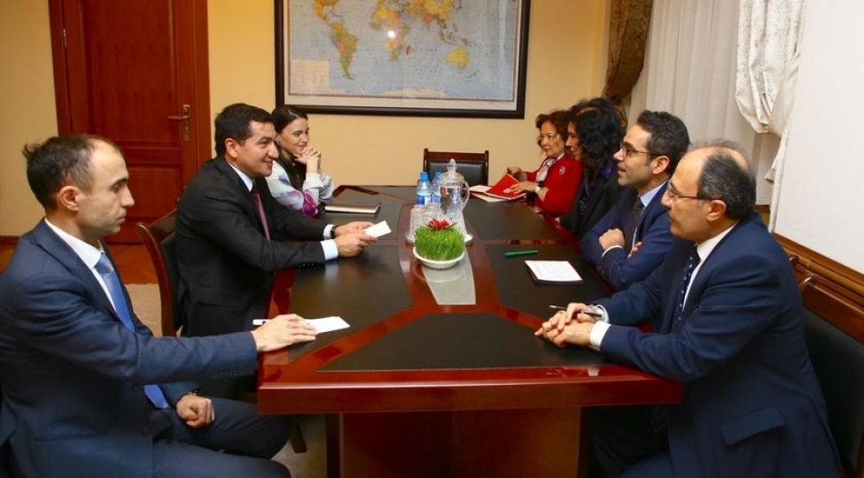hikmet-haciyev-turkiyenin-xin-bashchisinin-muavini-ile-regional-meseleleri-muzakire-edib
