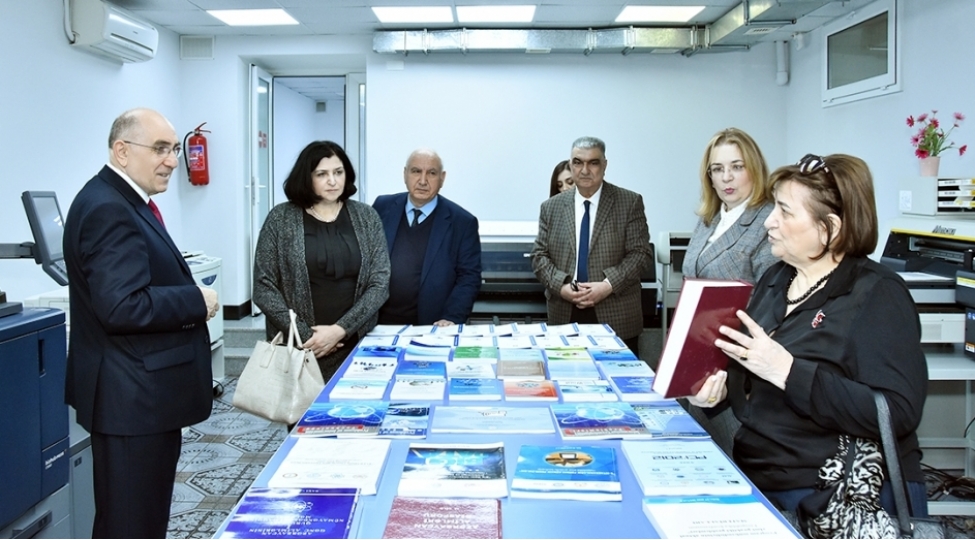 medeniyyet-ve-incesenet-sahesinde-suni-intellektin-tetbiqi-meseleleri-muzakire-olunub