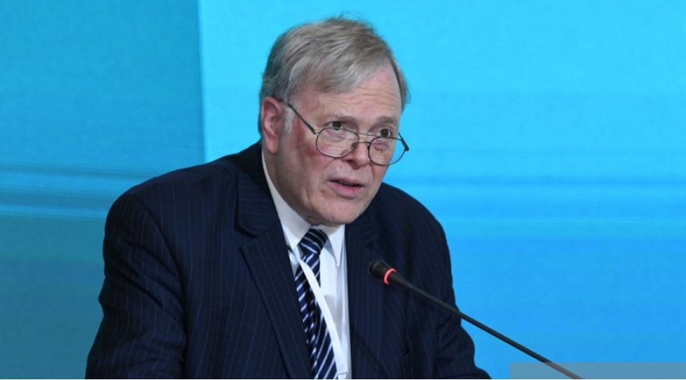 nifret-motivli-chixishlara-adekvat-cavablar-ozunu-gecikdirmemelidir-cole-durham