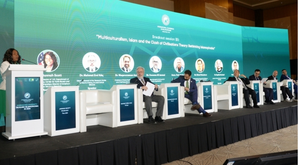 baki-konfransinda-ali-tehsil-kontekstinde-islamofobiya-ile-mubarize-movzusunda-muzakireler-aparilir