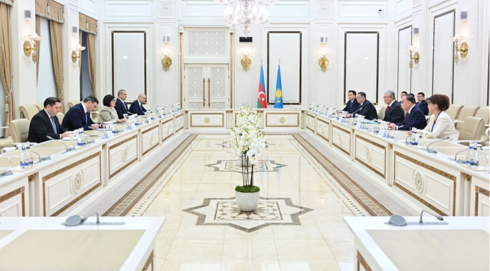 qazaxistan-prezidenti-mili-meclisin-sedri-ile-gorushub