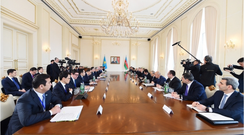 tokayev-azerbaycanla-medeniyyet-sahesinde-sazishler-emekdashligimizin-mohkemlenmesine-xidmet-edir