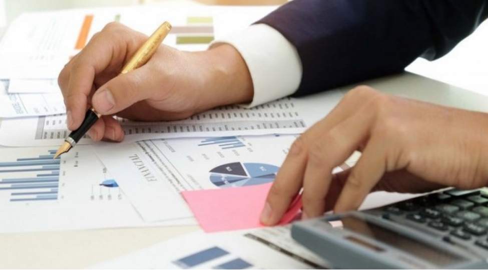 vergi-orqanlarinin-vezifeli-shexslerinin-xususi-rutbeler-uzre-maashlari-artirilir-2