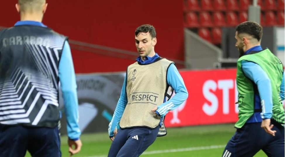 qarabag-leverkuzende-meshqe-chixdi-foto