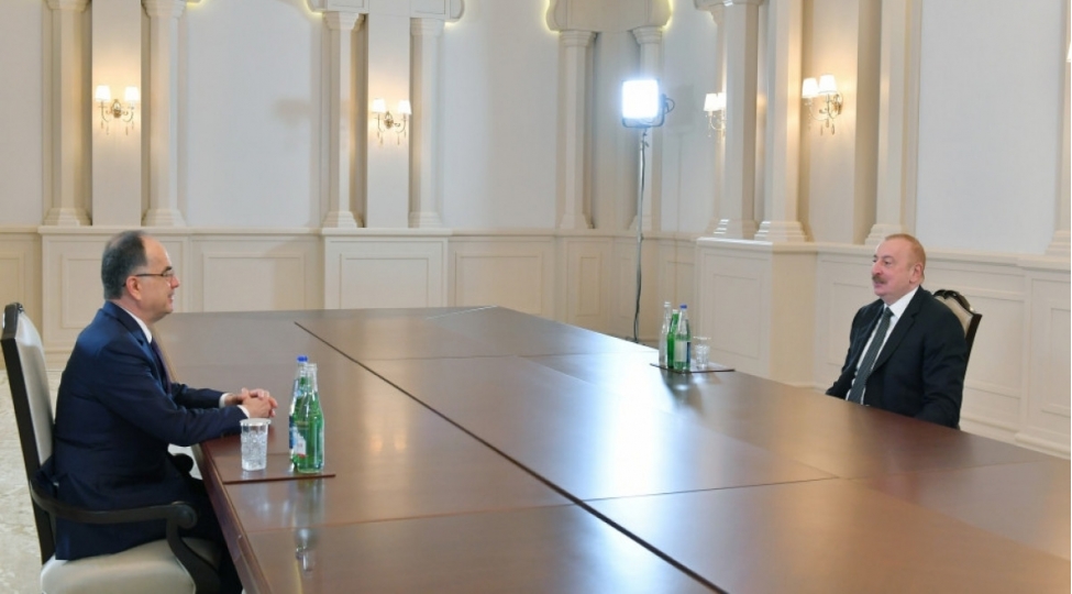 ilham-eliyev-albaniya-prezidenti-bayram-beqay-ile-gorushub-yenilenibfoto