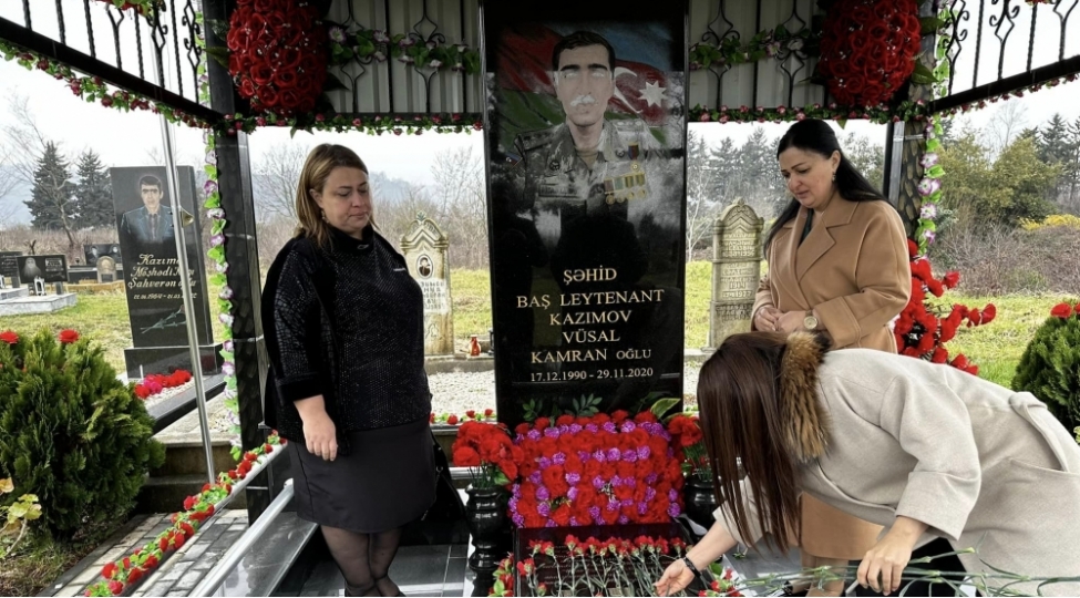 sevdalandigi-veten-adli-sevgisine-qovushan-vusal-foto
