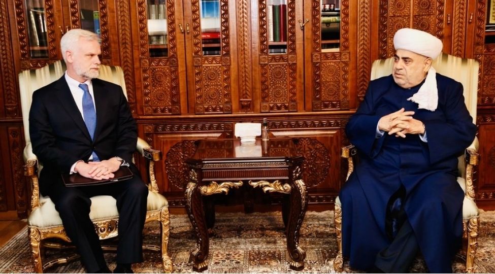 allahshukur-pashazade-qmi-nin-fealiyyet-istiqametleri-barede-absh-sefirini-melumatlandirib-foto