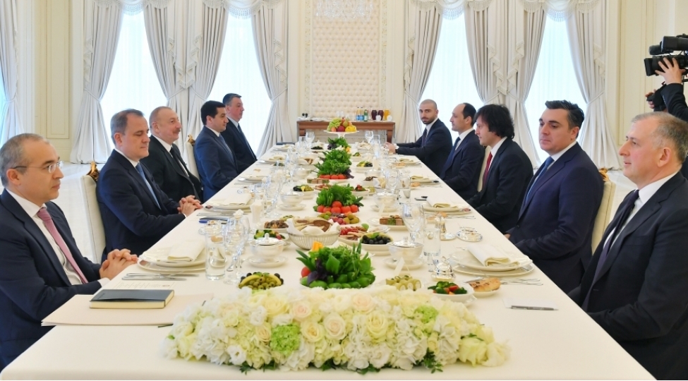 prezident-ilham-eliyevin-bash-nazir-irakli-kobaxidze-ile-genish-terkibde-gorushu-kechirilib-yenilenib