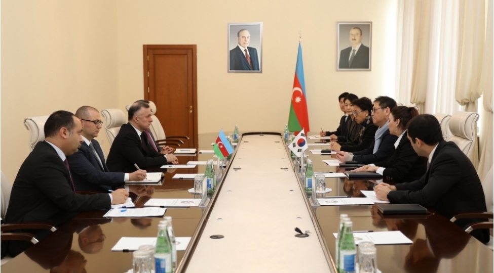 sehiyye-nazirliyinde-koreyanin-aparici-tibb-universitetinin-rehberliyi-ile-gorush-kechirilib