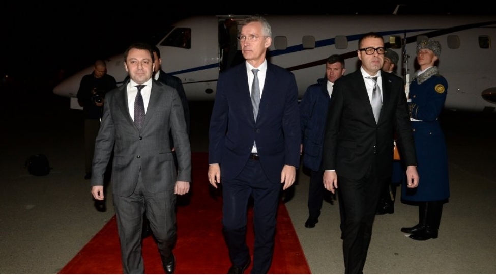 nato-bash-katibinin-azerbaycana-gelib