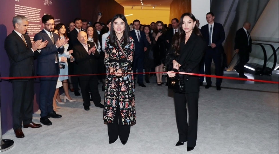 heyder-eliyev-merkezinde-ilmelerde-yashayan-irs-ozbekistan-tikmelerine-seyahet-adli-sergi-achilib