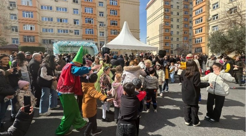 bakinin-abad-mehellelerinde-bayram-shenlikleri-ve-konsert-proqramlari-teshkil-edilir-foto