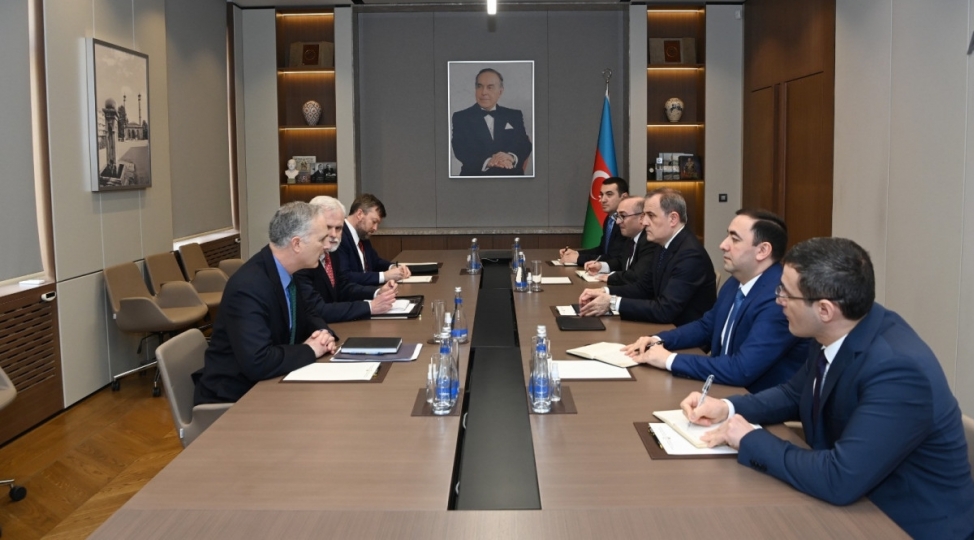 ceyhun-bayramov-lui-bono-ile-ermenistanla-normallashma-prosesinin-bir-sira-aspektlerini-muzakire-edib