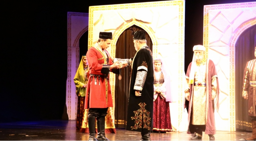bash-prokurorlugun-emekdashlari-qarabagnameni-izleyib