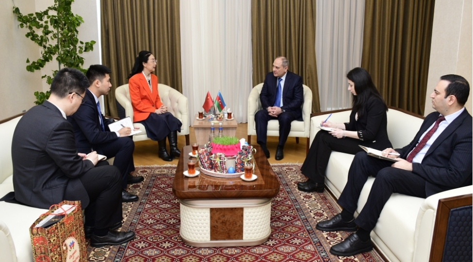 yap-sedrinin-muavini-ile-chinin-azerbaycandaki-sefiri-arasinda-gorush-kechirilib-foto