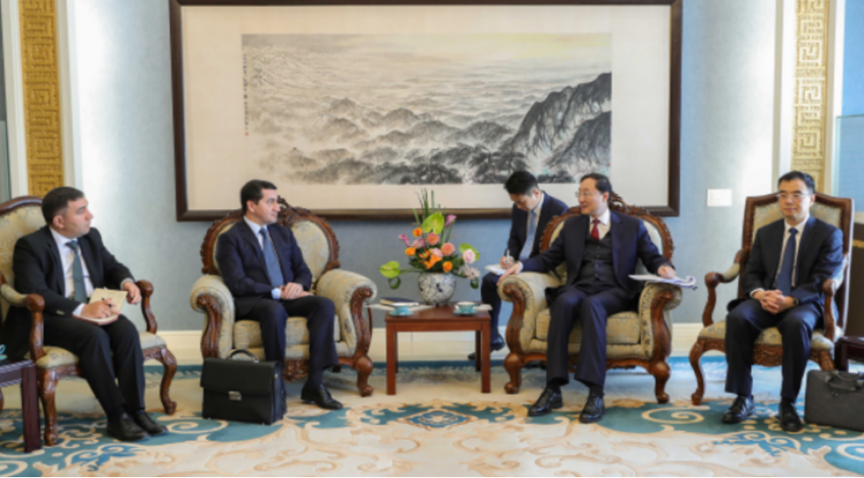 azerbaycan-chinle-elaqelerin-inkishafina-boyuk-onem-verir-hikmet-haciyev