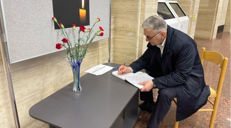 azerbaycanin-sankt-peterburqdaki-bash-konsulu-terror-aktinda-helak-olanlarin-xatiresini-ehtiramla-yad-edib-foto