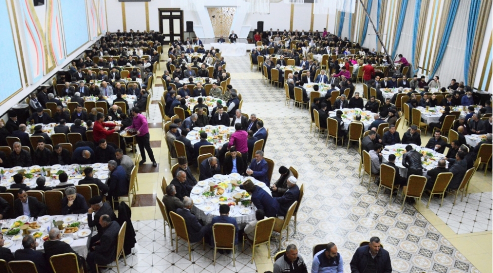 ramazan-hemreylik-dostluq-qardashliq-sevgi-merhemet-ayidir-foto