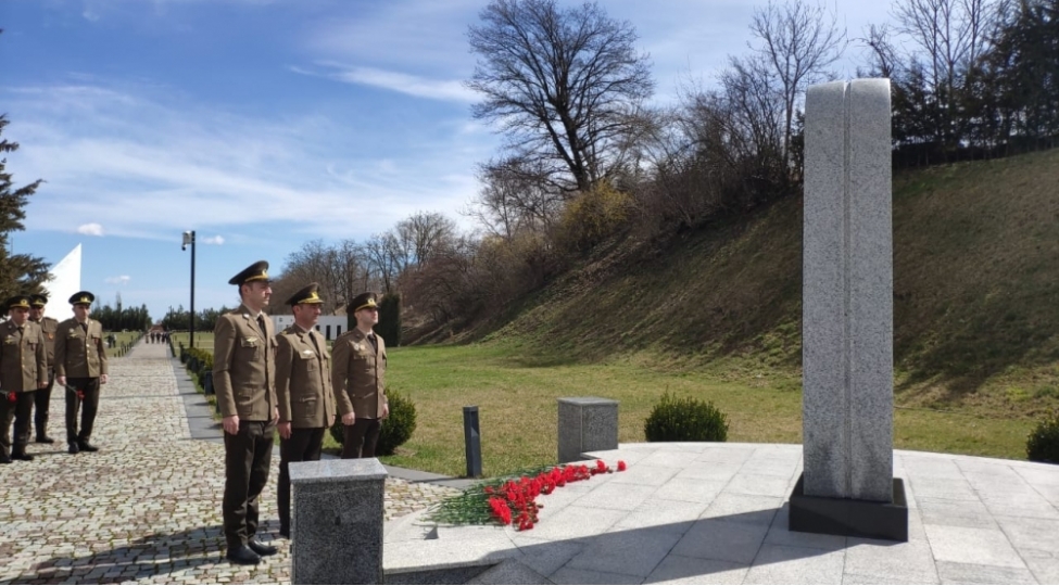 fhn-in-emekdashlari-quba-soyqirimi-memorial-kompleksini-ziyaret-edib