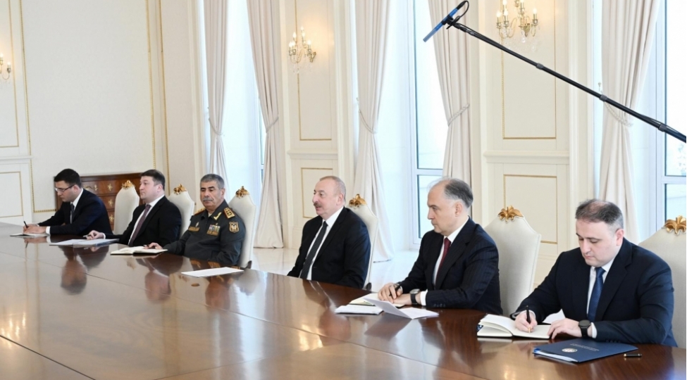 azerbaycan-prezidenti-mudafie-senayesinin-inkishafi-ile-bagli-ciddi-addimlar-atilib