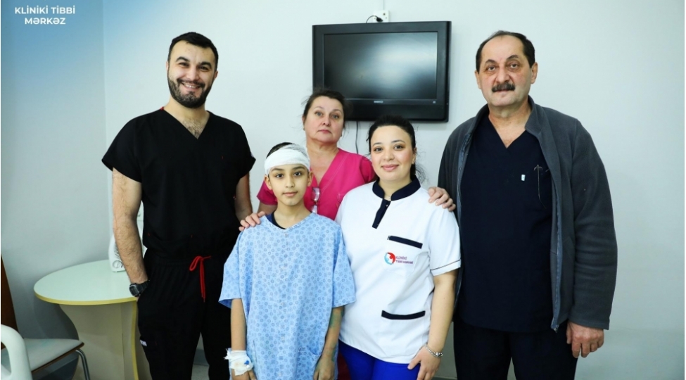 bir-ay-evvel-qobuda-itlerin-dishlediyi-9-yashli-ushaq-xestexanadan-eve-buraxilib