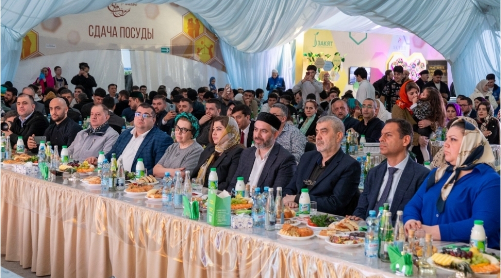 heyder-eliyev-fondunun-vitse-prezidenti-leyla-eliyevanin-teshebbusu-ile-moskvada-iftar-sufresi-achilib-foto