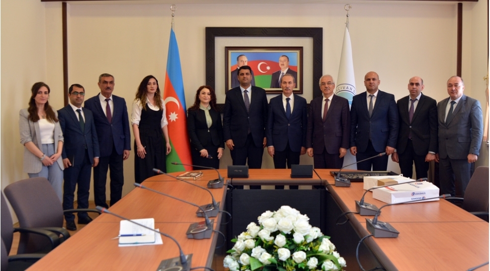 ndu-nun-beynelxalq-elaqelerine-sivascumhuriyyet-universiteti-ile-emekdashliq-protokolu-elave-olunub-foto