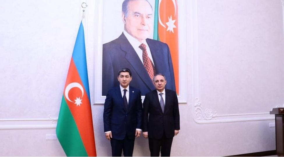 kamran-eliyev-qazaxstanin-bash-prokurorunu-azerbaycana-devet-edib