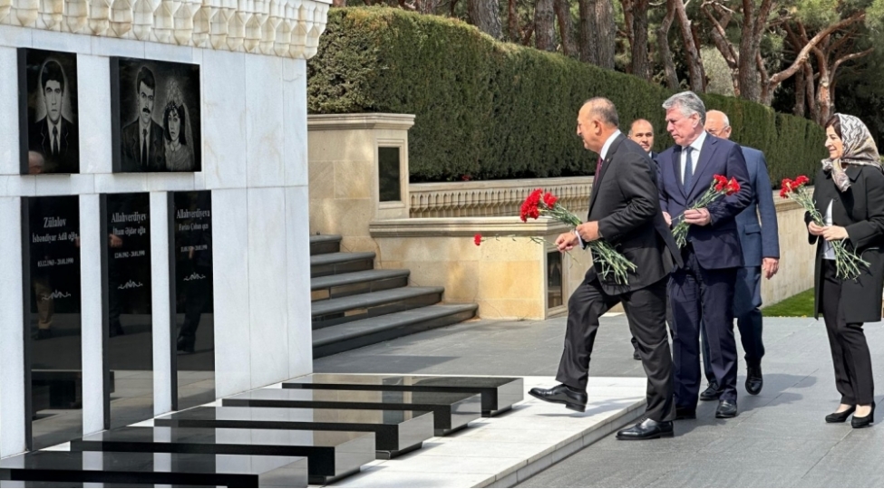 movlud-chavushoglu-shehidler-xiyabanini-ziyaret-edib