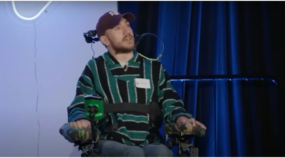 mikrochip-gencin-heyatini-nece-deyishdi