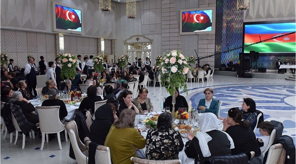 sumqayitda-iftar-sufresi-teshkil-olunub-foto
