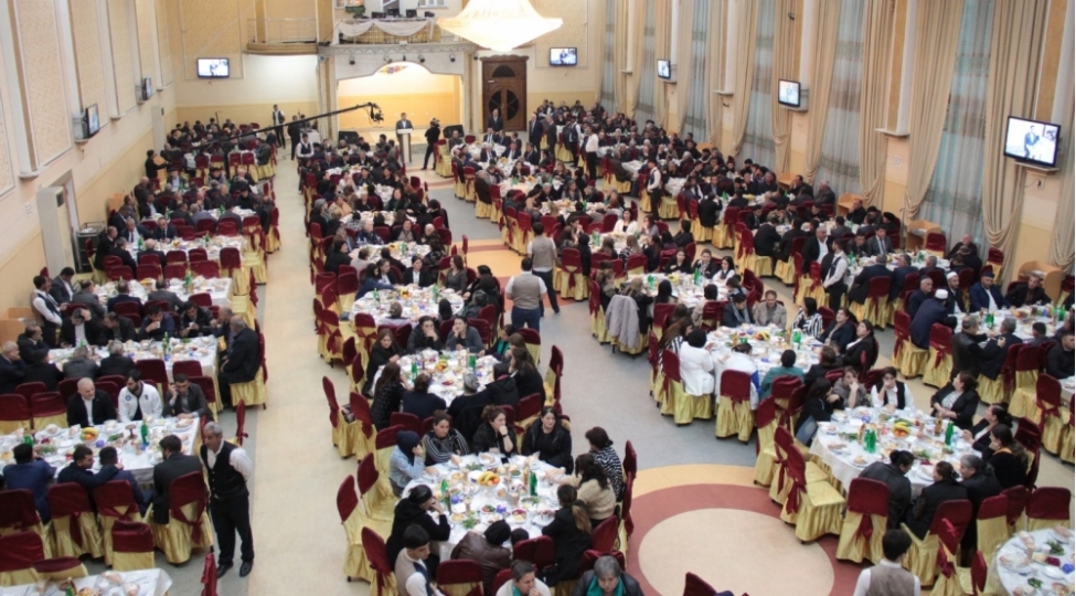 agalar-veliyev-shehid-qazi-ve-azteminatli-ailelere-bayram-sovqatlari-gonderib-ve-iftar-merasimi-teshkil-edib-foto