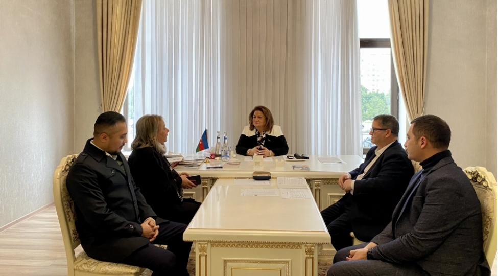 hicran-huseynova-sumqayitda-vetendashlari-qebul-edib-foto-2