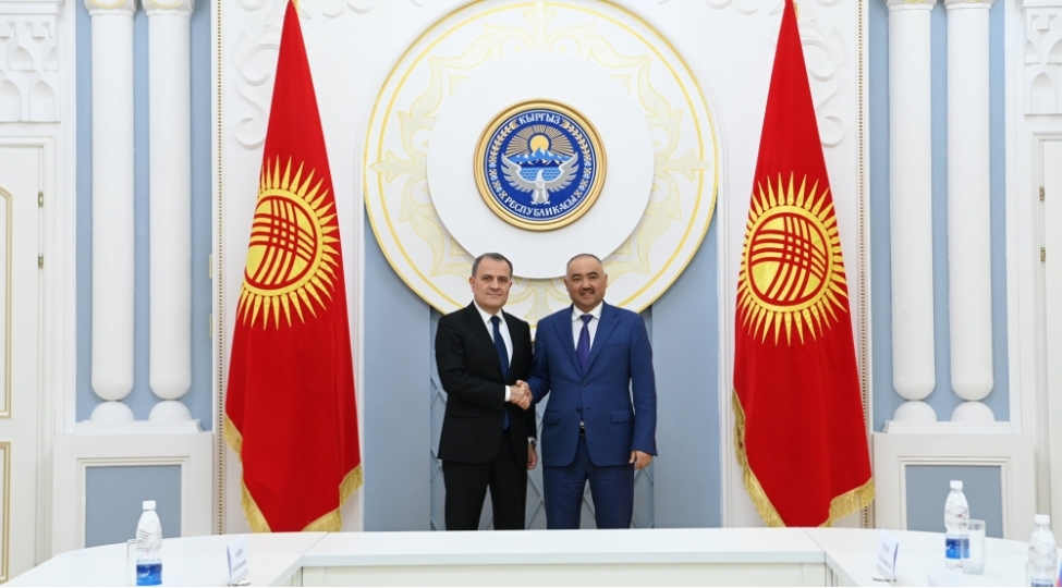 ceyhun-bayramovqirgizistan-parlamentinin-sedri-ile-gorushub-foto