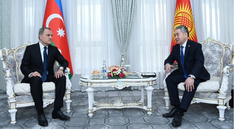 bakida-chingiz-aytmatovun-abidesinin-tenteneli-achilish-merasimi-kechirilecek