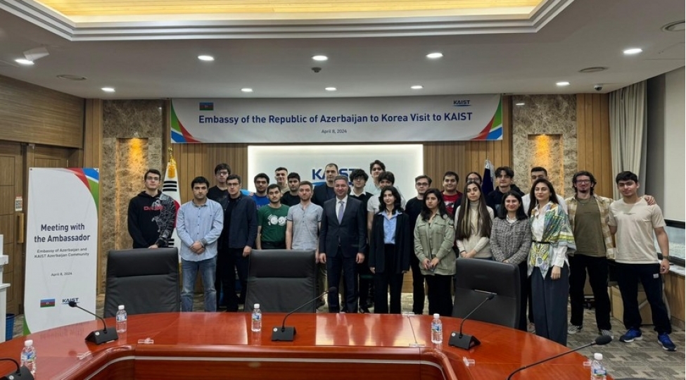 sefir-ramin-hesenov-koreyada-tehsil-alan-azerbaycanli-telebelerle-gorushub