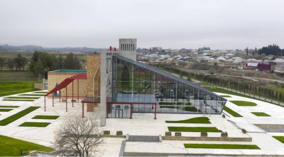 unikal-ekoloji-park-neheng-idman-sarayi-ve-yeni-futbol-stadionu-genceden-videoreportaj