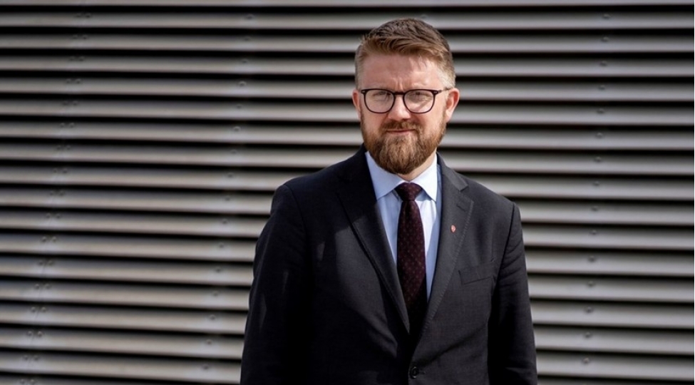 norvech-xin-azerbaycanla-ermenistan-arasinda-regiona-fayda-verecek-suretli-irelileyishleri-gozleyirik