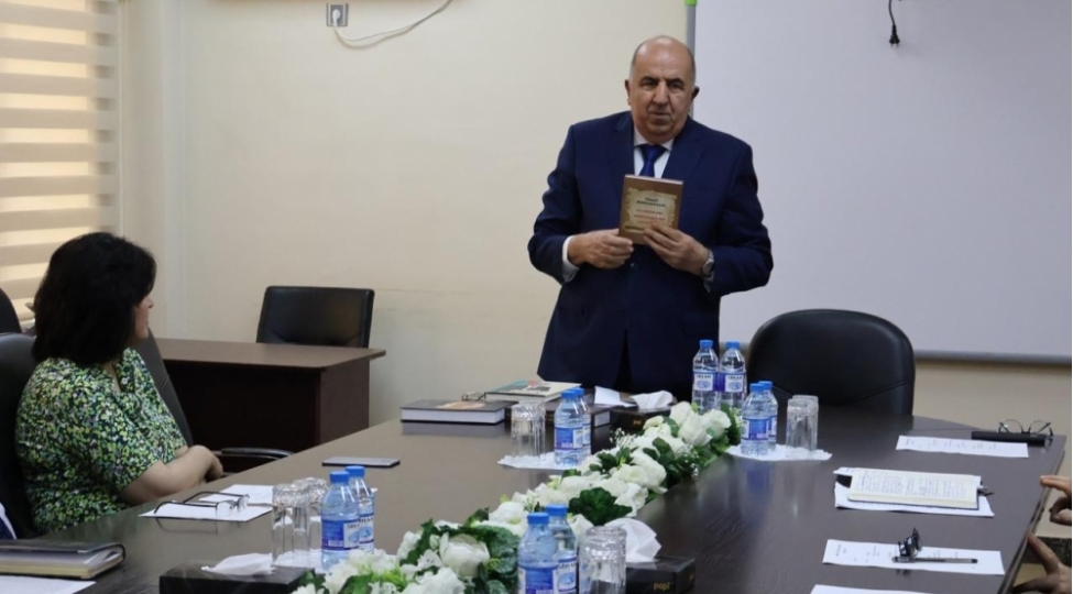 bsu-da-akademik-vaqif-abbasovla-gorush-kechirilib-foto