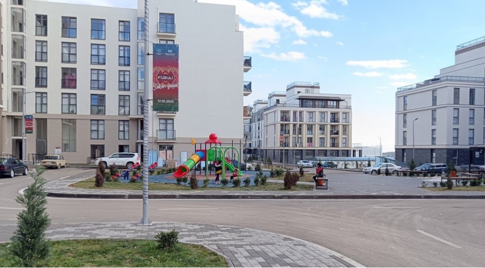 fuzuliye-kochurulen-daha-39-aileye-menzillerin-acharlari-teqdim-olundu-yenilenibfoto