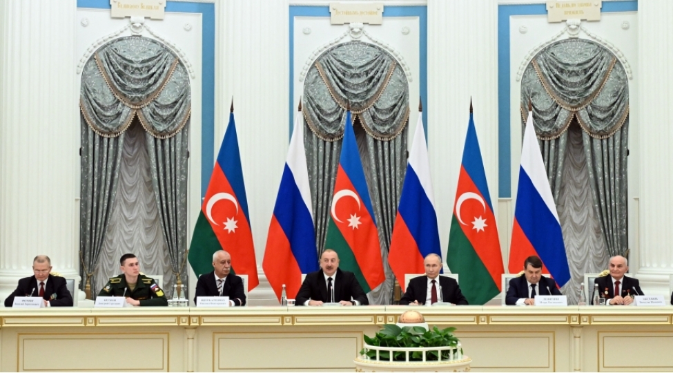 ilham-eliyev-ve-vladimir-putinin-bam-veteranlari-ile-gorushu-kechirilib-canli