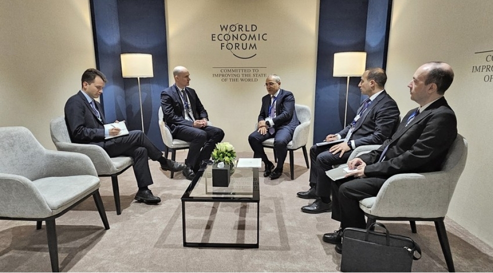 iqtisadiyyat-naziri-dif-in-rehberi-ile-cop29-cherchivesinde-terefdashligi-muzakire-edib