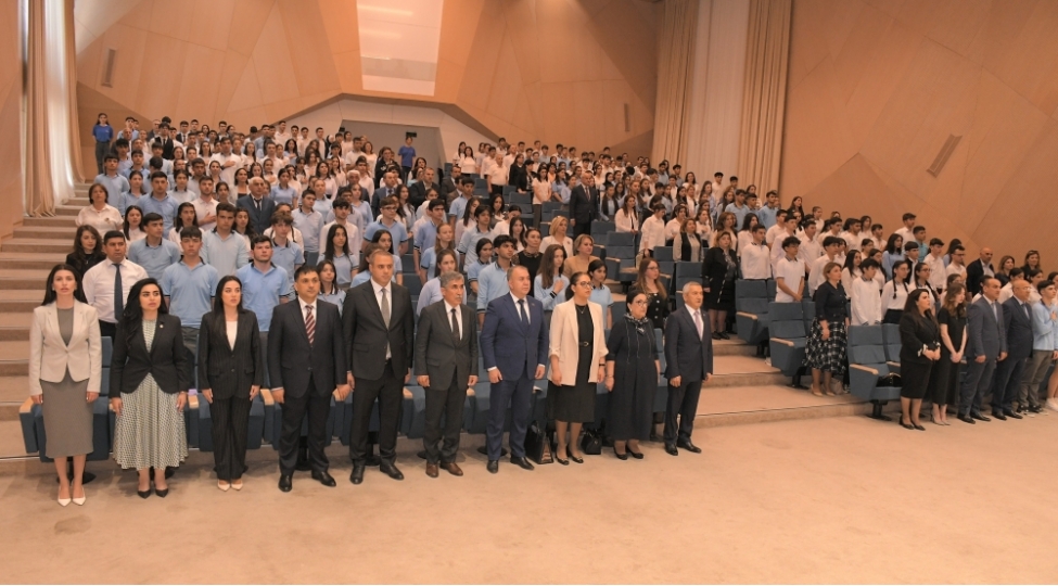 heyder-eliyev-irsinin-oyrenilmesi-movzusunda-panel-muzakire-kechirilib-foto