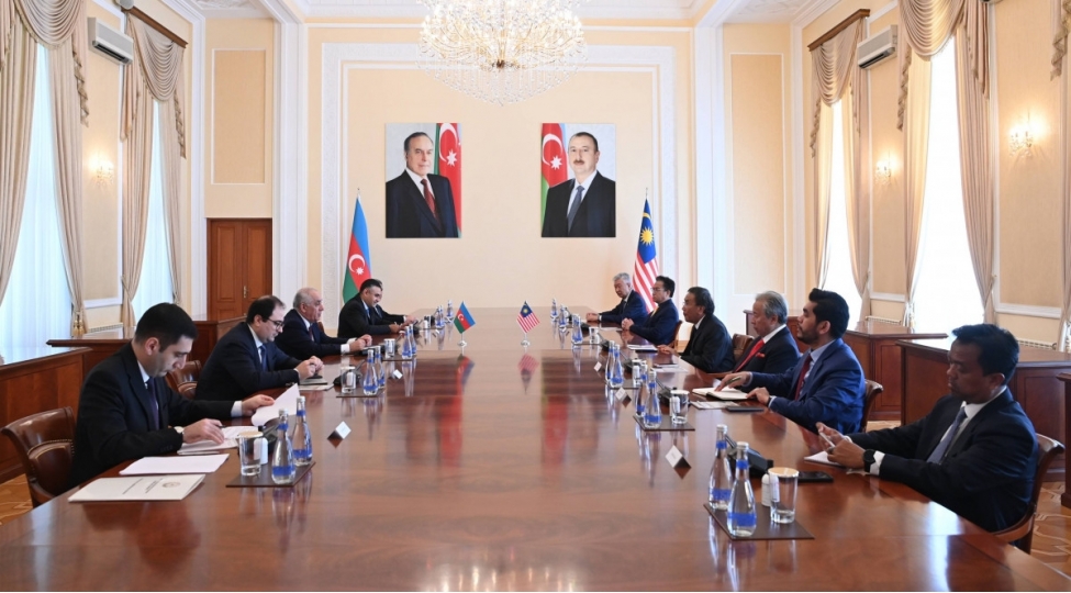 eli-esedov-malayziyanin-parlament-senatinin-prezidenti-ile-gorushub